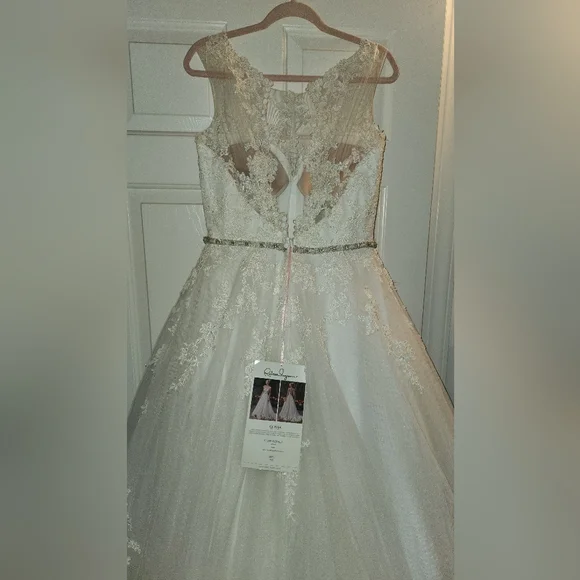 NWT! REBECCA INGRAM WEDDING DRESS ! (ONE PEARL IS MISSING ON THE SWAROVSKI BELT) - Picture 13 of 16